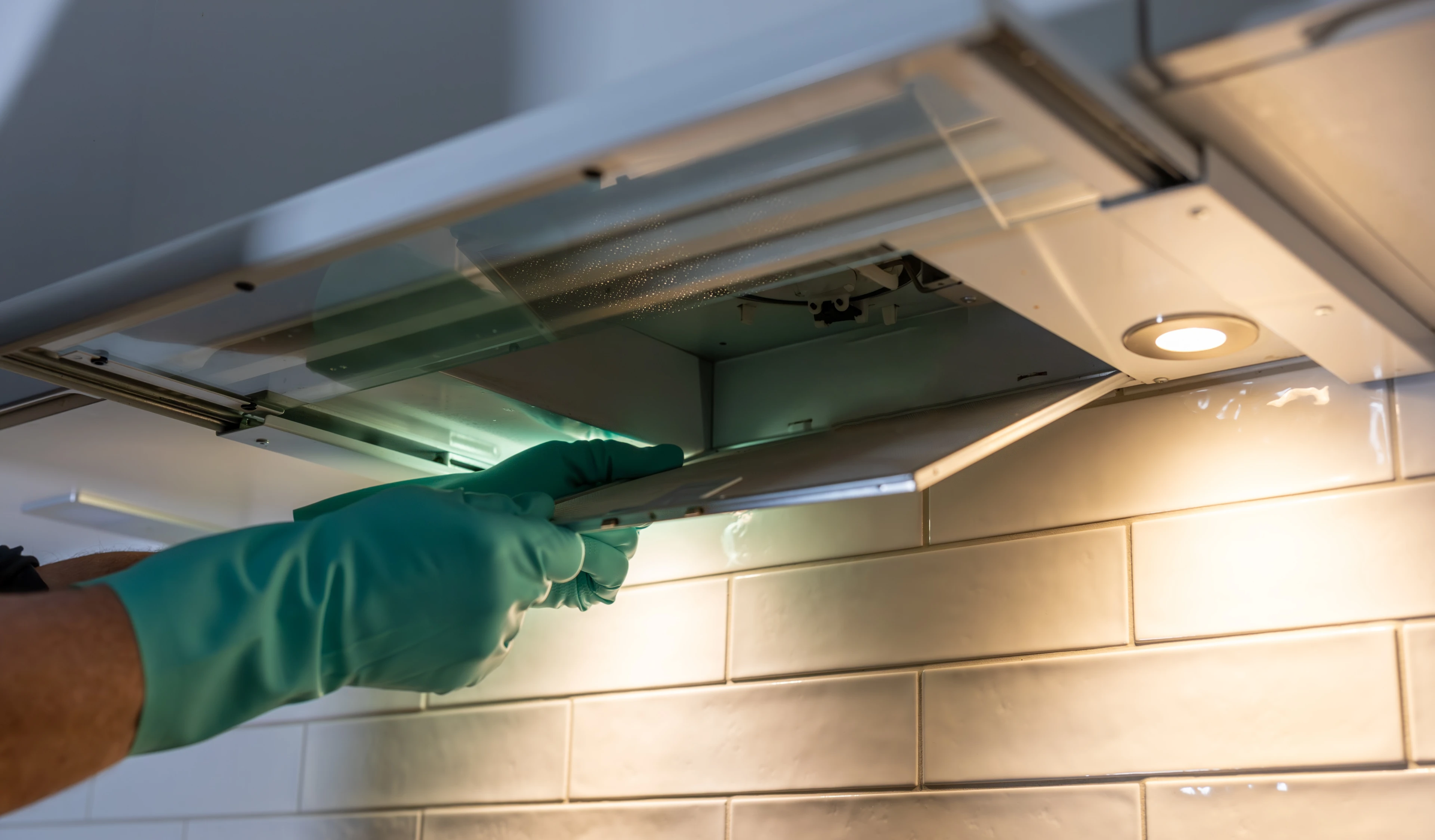 A Complete Guide on How to Clean Range Hood Filters