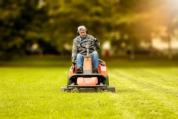 riding mower image